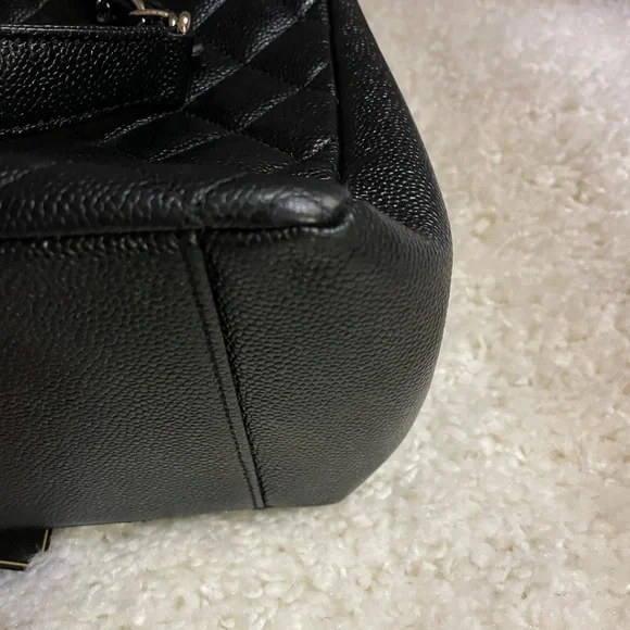 🎉HOST PICK🎉CHANEL Caviar Classic tote - Picture 9 of 10